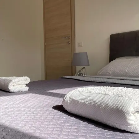 Apartment Lux Kuoni Grace - A Due Passi Dal Porto
